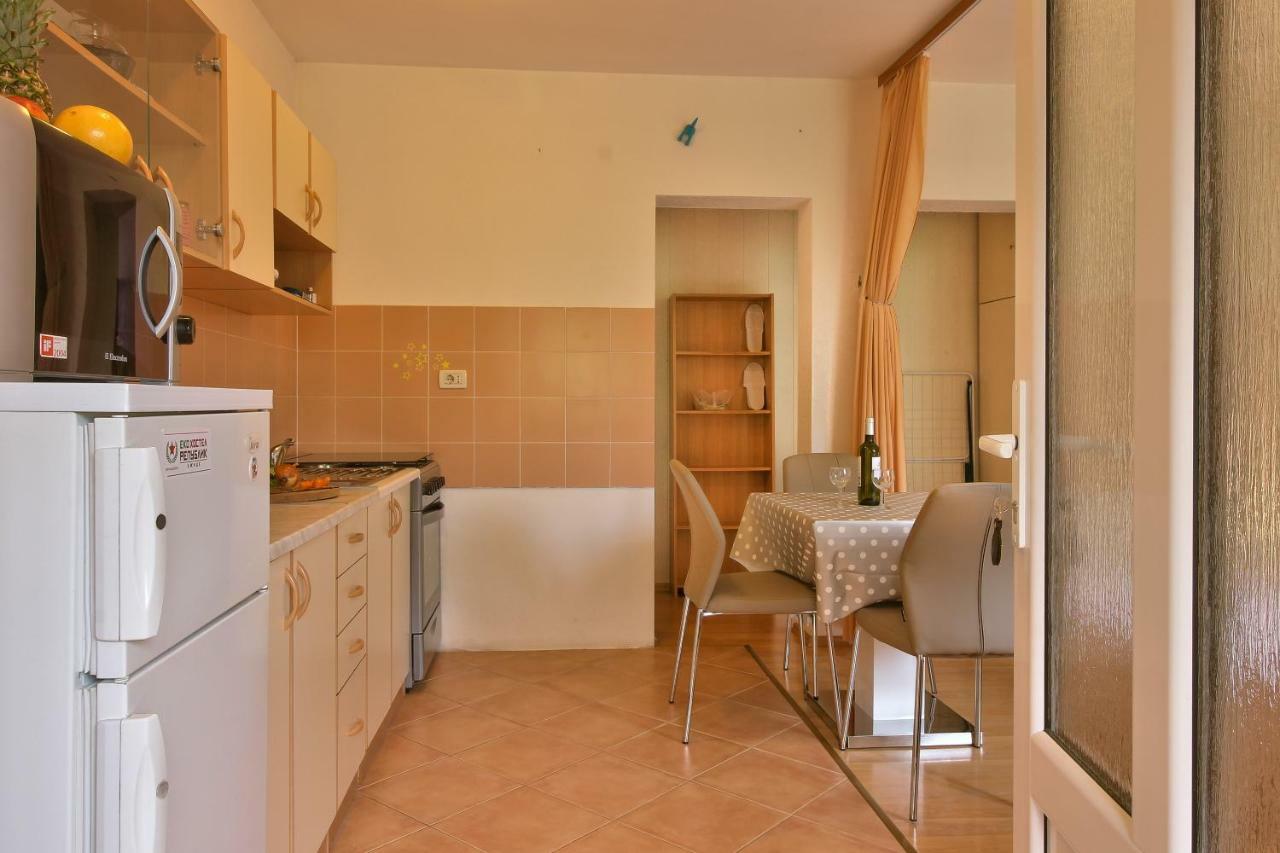 Apartment Borik Pula Exterior photo